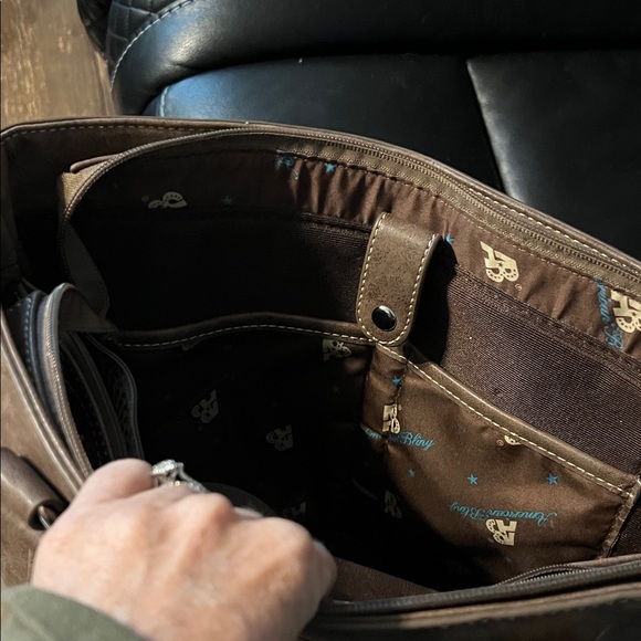 Brown Embroidered Skull Concealed Carry Purse - Picture 8 of 9